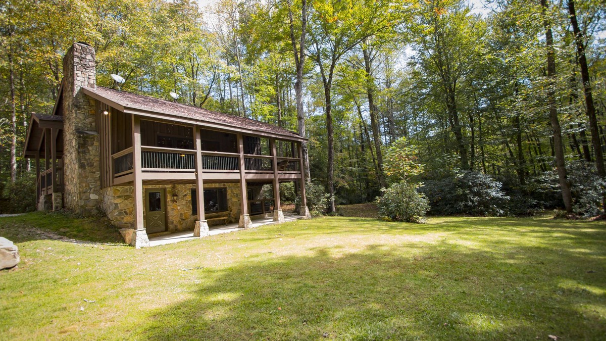 Robbinsville House | Private Waterfront Estate, 7 Cabins, Nestled on 500+ acres w/waterfalls, trails