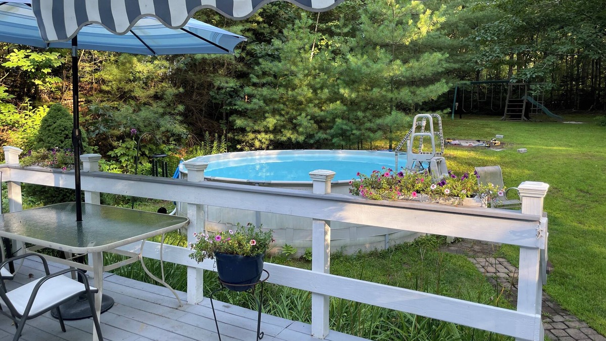 Gansevoort House | Private yard, quiet neighborhoodn7 mi. to Saratoga Race Coursen9 mi. to SPACnnnn