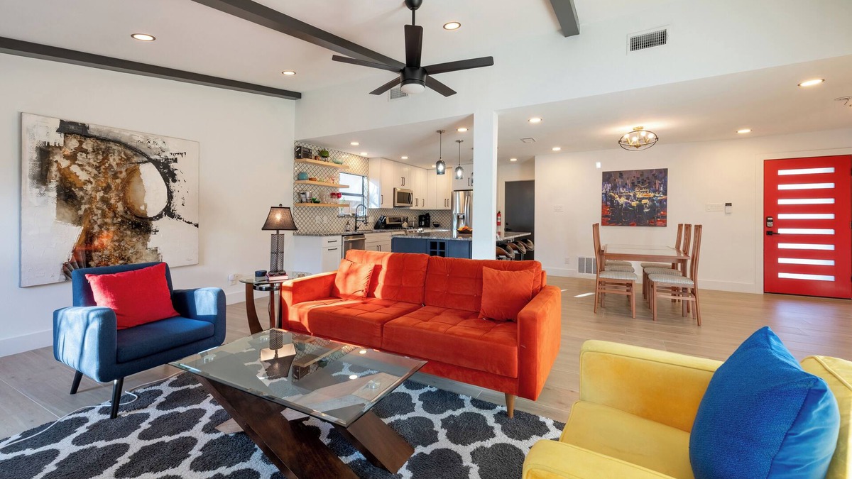 Austin House | Private Yard w/BBQ & Games, Steps to South Congress & Barton Creek | Clarksburg