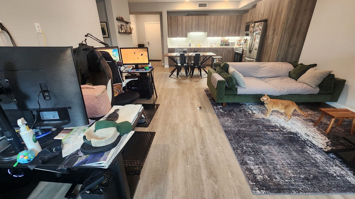 West Oakland Condo | Private Zen Den in Shared Condo: Fast WiFi, AC, Direct Bus to BART & SF