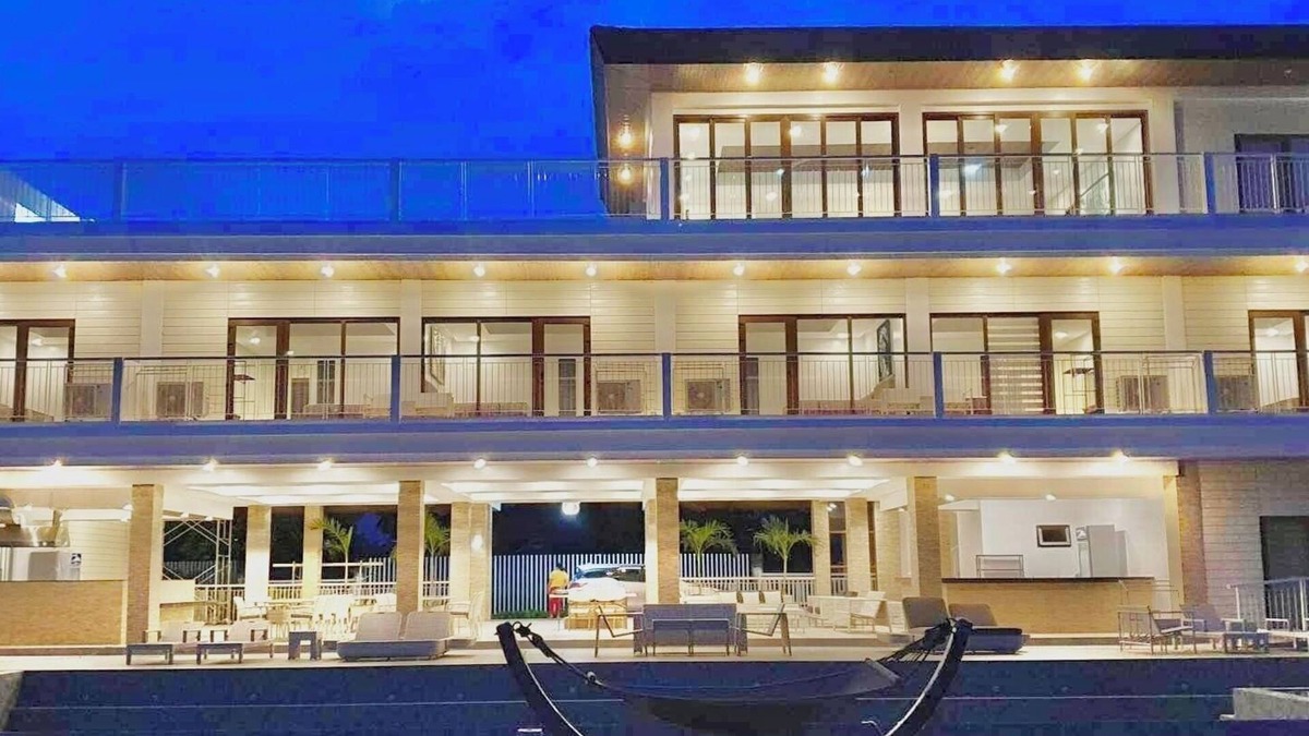 Lapu-Lapu House | Privé is a modern private 8-bedroom resthouse. A private sanctuary for everyone.