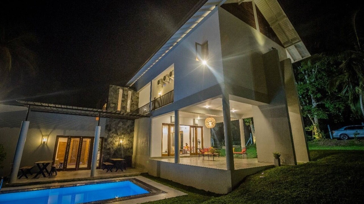 Baddegama Villa | privet Entire Villa Bhagi