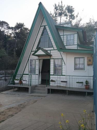 Shillong Bed & Breakfast | Procycling Tours