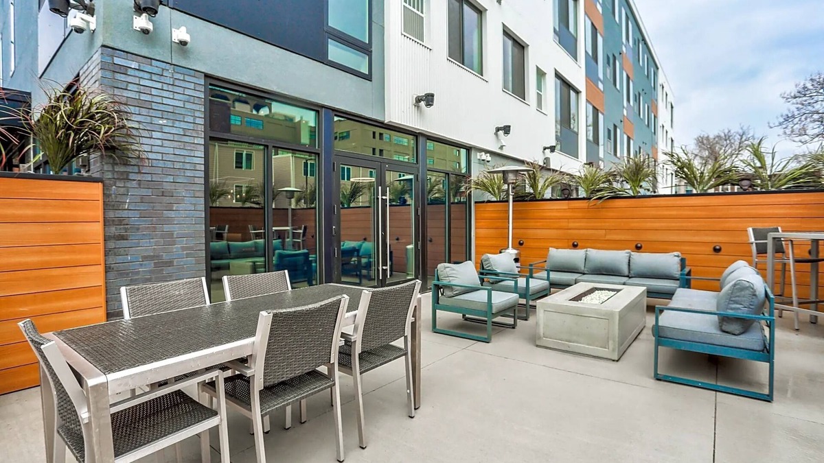 Brewerytown Apartment | Professional 1BR Apartment I Free Parking I Pool