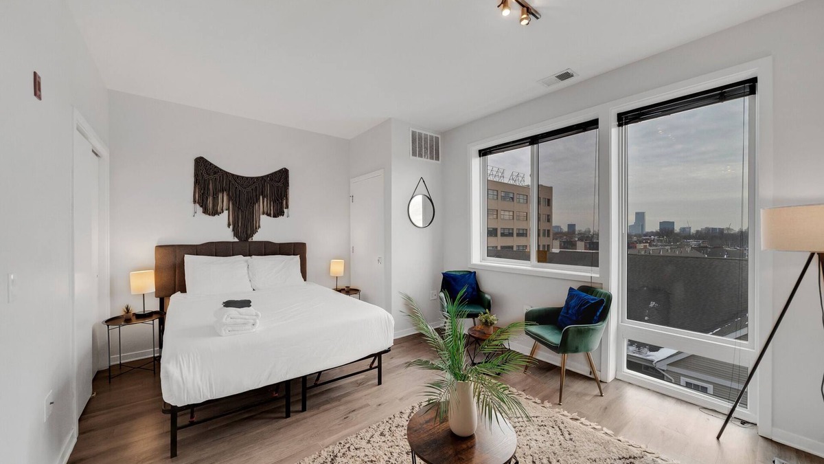 Brewerytown Apartment | Professional suite With Free Parking I Pool
