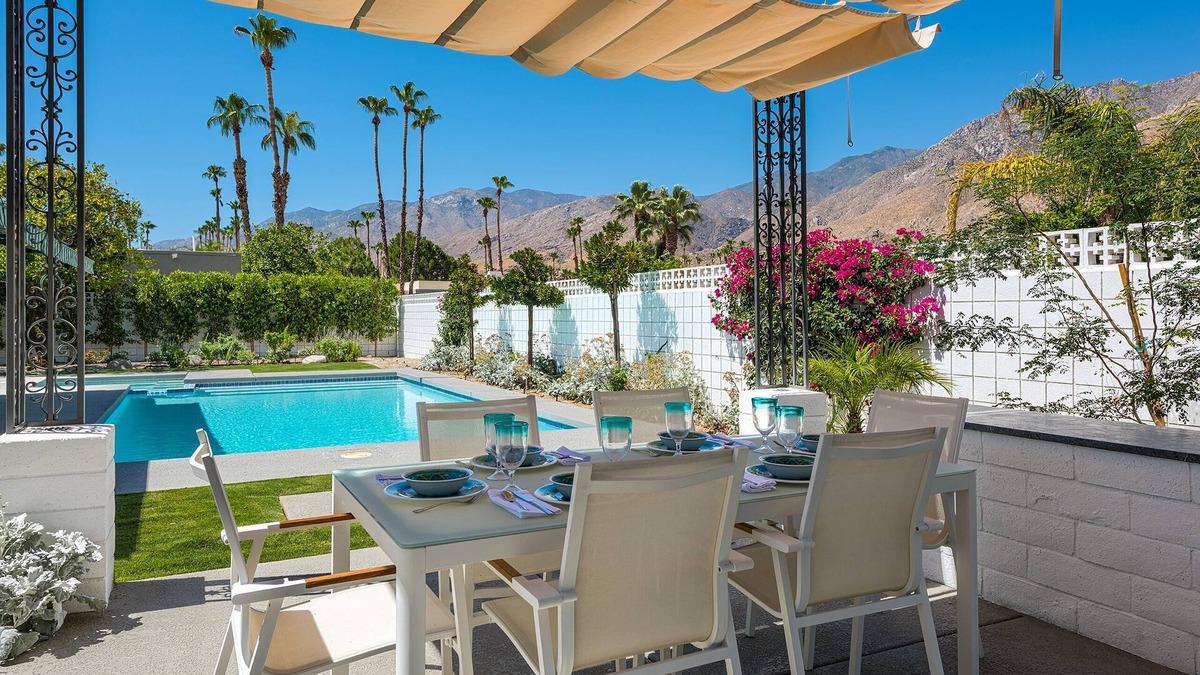 Canyon Corridor House | Professionally-Decorated Mid-Century Modern South Palm Springs Home