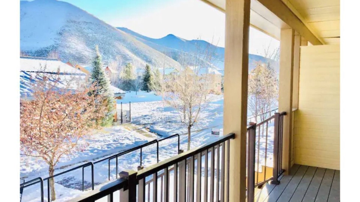 Hailey House | Professionally designed mountain live/work retreat. 3BR/2.5BA w/attached garage