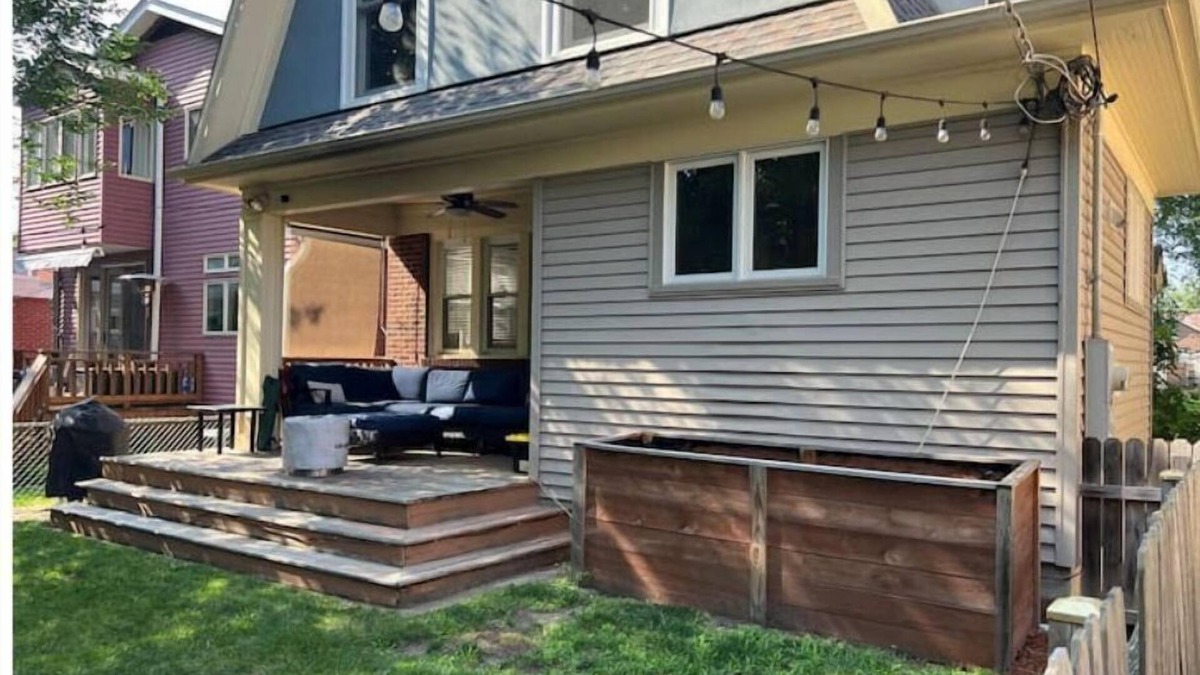 Evanston House | PROMO 10% WEEKLY AND 15% MONTHLY nNear Northwestern, Beaches Parking Fenced Yard