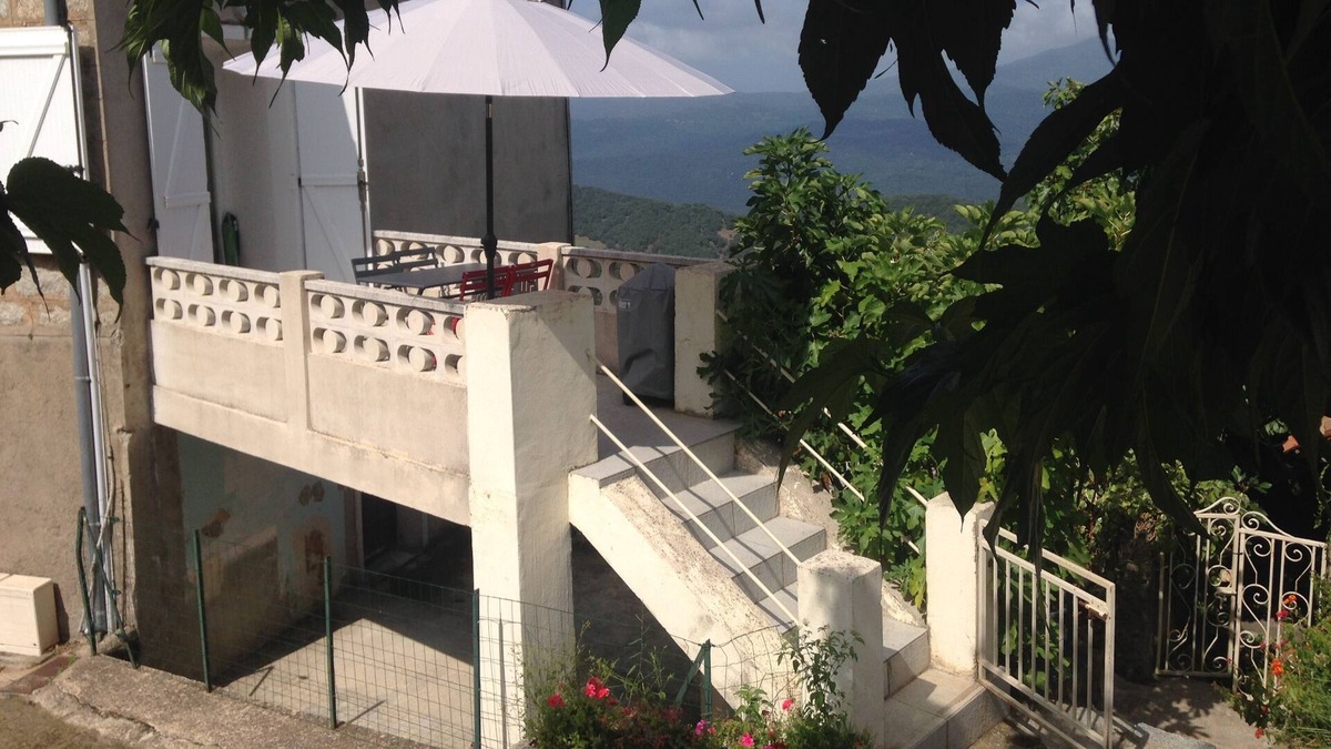 Moca-Croce House | PROMO 24 - 31/08 VILLAGE HOUSE LOCATED ON THE COMMUNITY OF PETRETO BICCHISANO