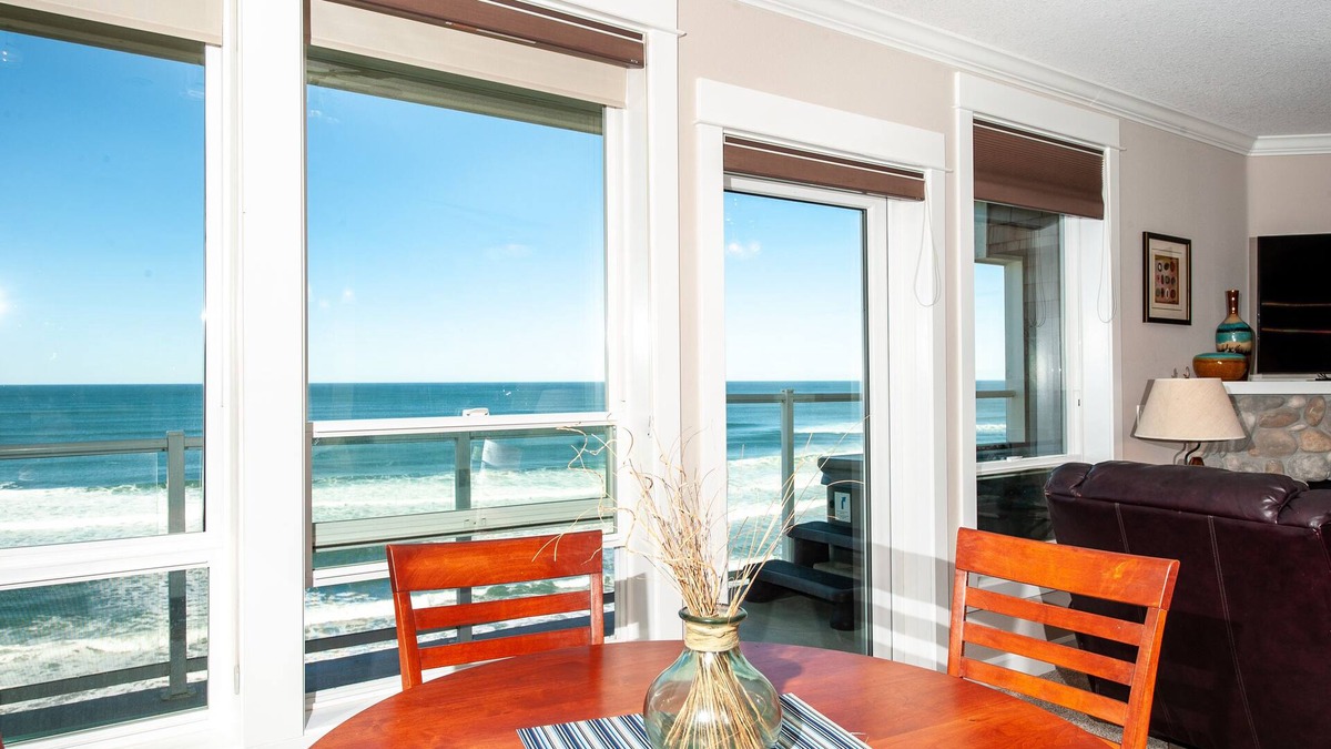 Lincoln City Condo | Promo! 3rd Floor Oceanfront Corner Condo, Private Hot Tub, WiFi & Indoor Pool!