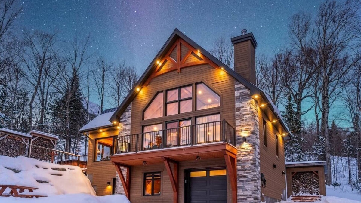 Saint-Philemon House | Promontoire-29 Mountain chalet with a hot tub