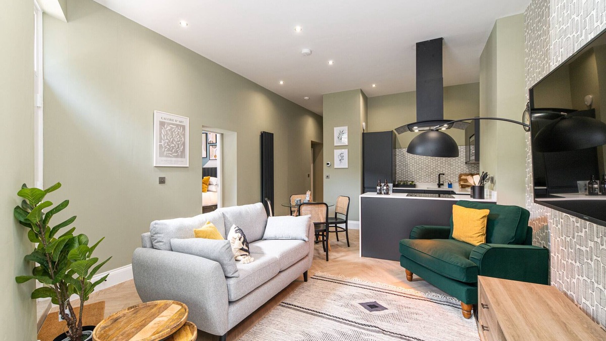 Newcastle-upon-Tyne Apartment | Properties Unique | Chelmsford Loft 7