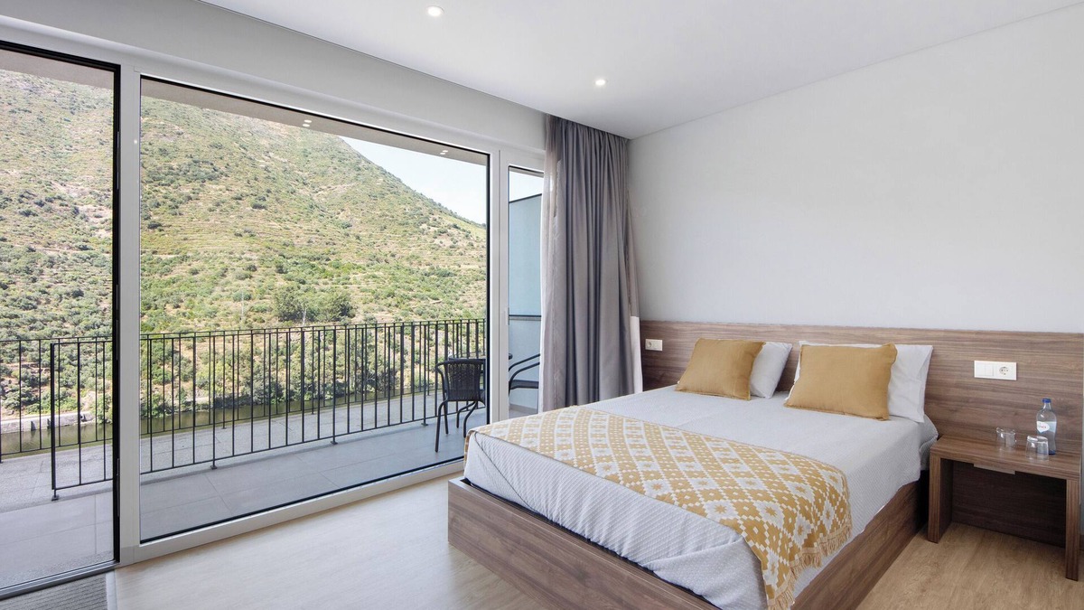 Armamar Resort | Property In A Holiday Village 'Quinta Da Pedra Caldeira E' with Mountain View and Air Conditioning