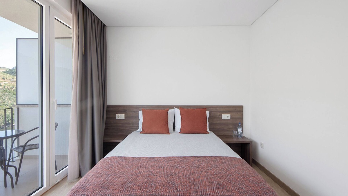 Armamar Resort | Property In A Holiday Village 'Quinta Da Pedra Caldeira H' with Mountain View and Air Conditioning