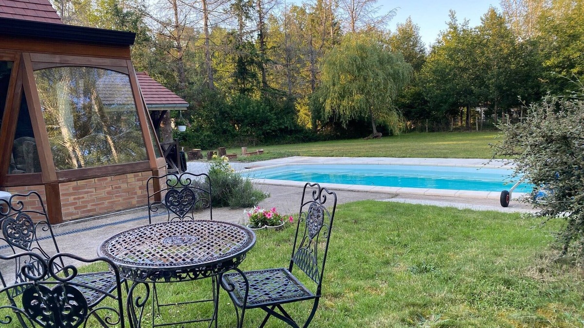 La Ferte-Saint-Cyr Cottage | PROPERTY WITH 3 * HEATED POOL