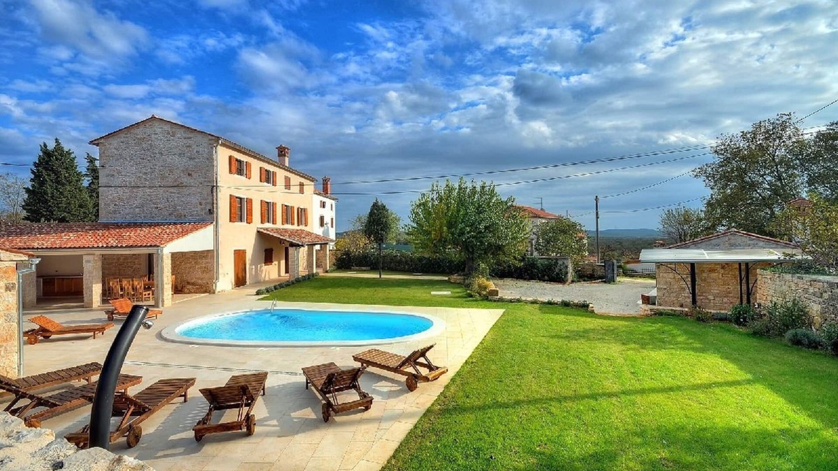 Golas Villa | Property with pool, whirlpool and sauna for 10