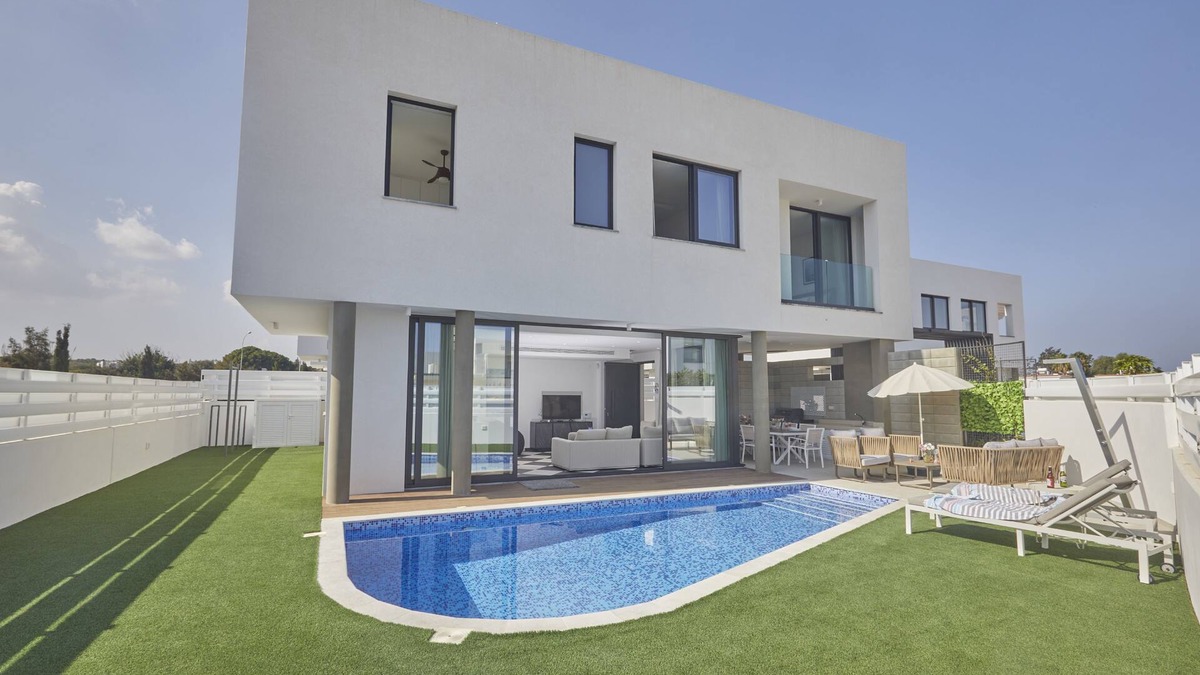 Pernera Cottage | Protaras Almaria Villa ALM08 - a villa that sleeps 6 guests in 3 bedrooms