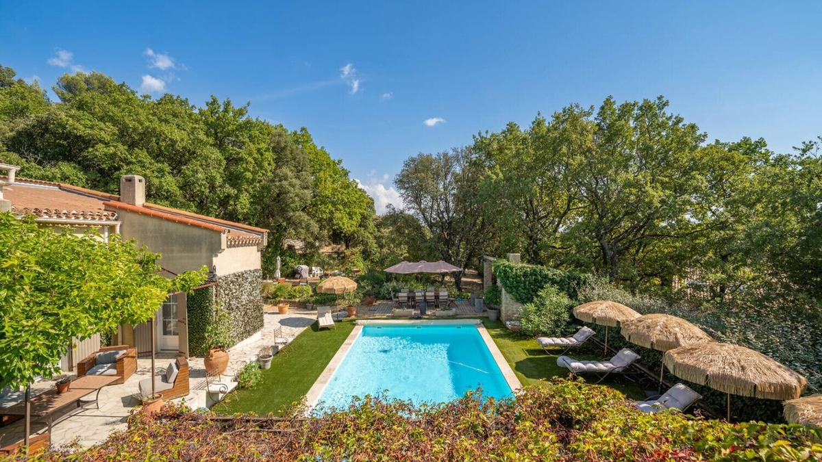 Vernegues House | Provencal bastide with heated pool near Alpilles and Luberon