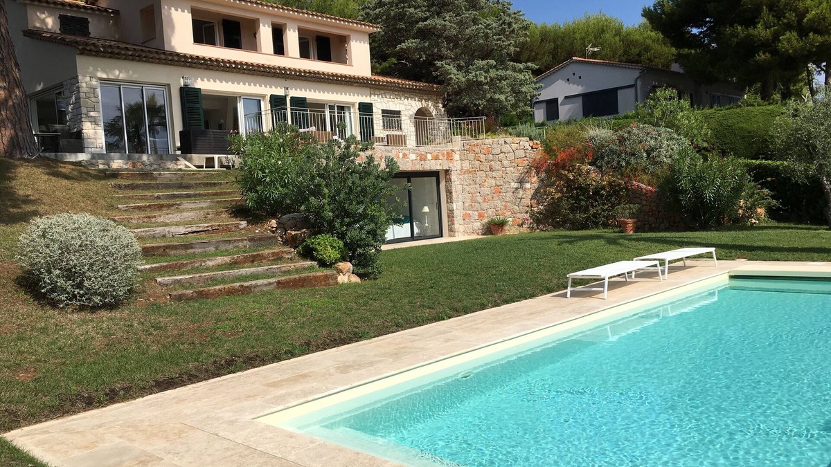 Cap-Ferrat Villa | PROVENCAL STYLE FAMILY VILLA