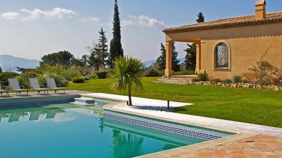 Sainte-Maxime - Saint-Tropez Villa | Provencal-style villa for 8 people. Swimming pool and panoramic view of Saint-Tropez