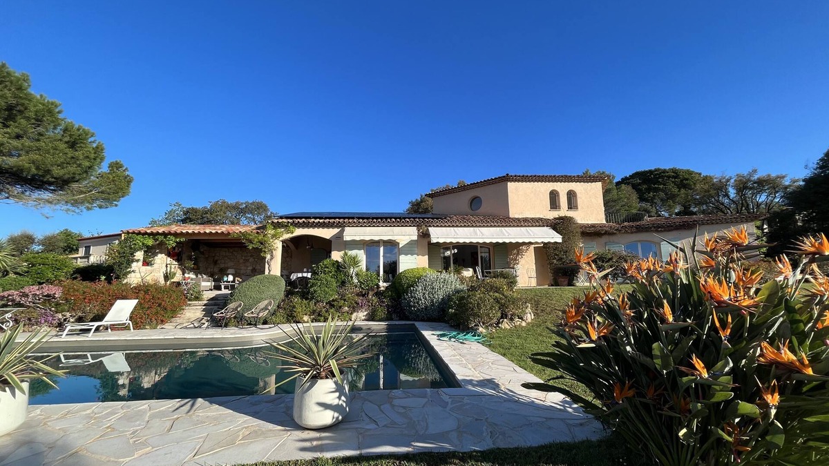 Biot Villa | Provencal villa, pool, sea views quiet, old village of Biot
