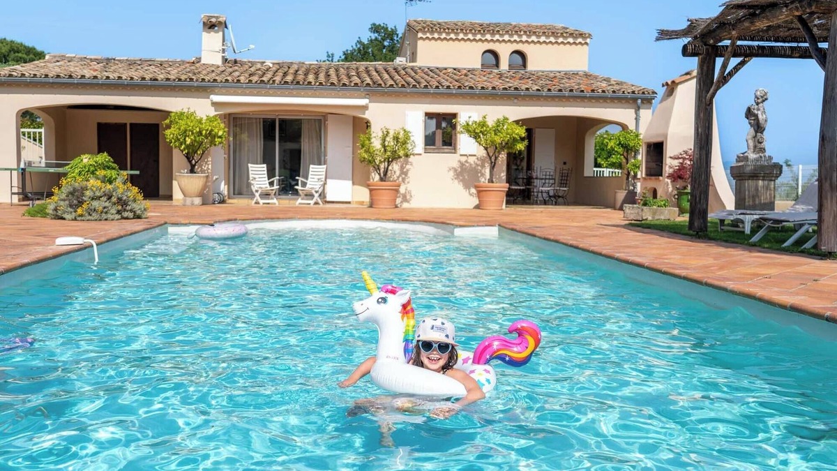 Aubenas Villa | Provencal villa with heated private pool