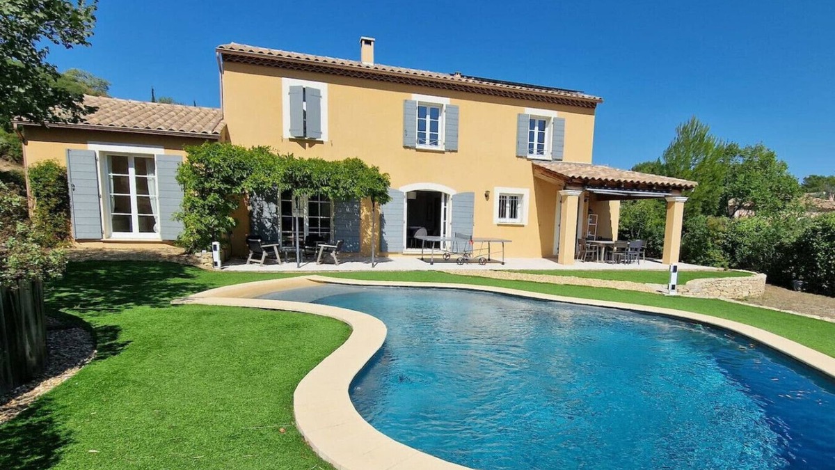 Aurons House | Provencal villa with pool