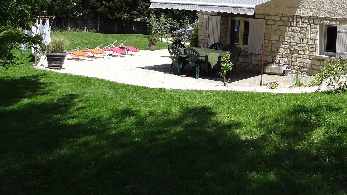 Mormoiron Cottage | Provence at the foot of Mont Ventoux, gite 1 to 6 people with heated pool