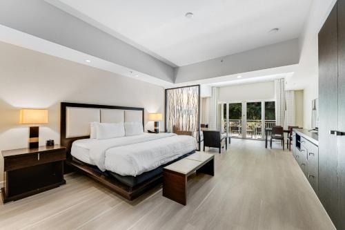 Ludlam Apartment | Provident Doral at the Blue Miami