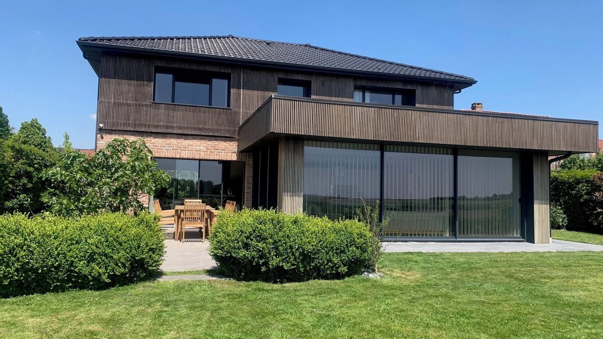 Ennetieres-en-Weppes House | Proximité Lill, Villa moderne et lumineuse.Piscine intérieure et home ciné