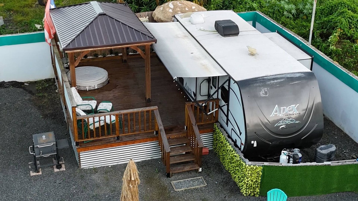 Campamento Pinones House | PRVida Tropical at Brisas De Piñones