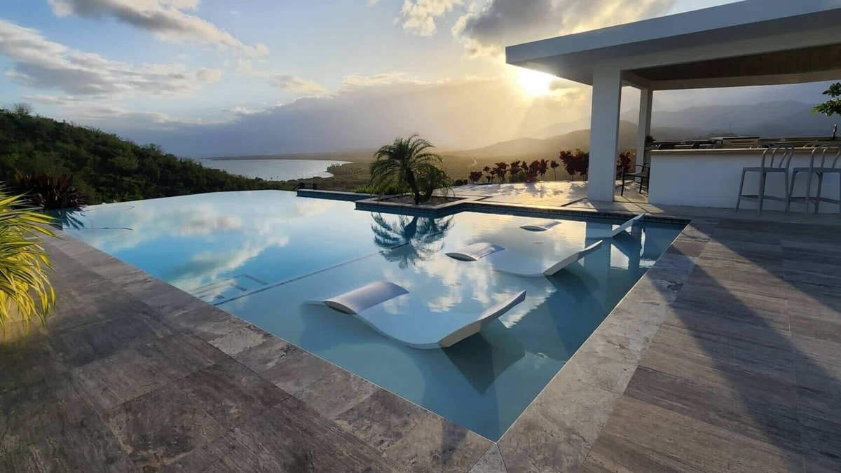 Bajo Bed & Breakfast | PRX Club - Luxury Caribbean Island Retreat w/Pool, Ocean & Mountain Views