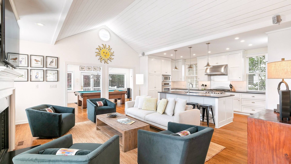 Martha Jefferson House | Pryor-Haynes House | 4 Bed, 4.5 Bath
