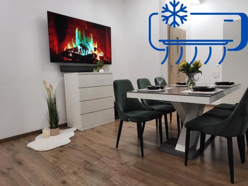 Pinczyn Apartment | Przestronny Luksusowy Apartament, Klimatyzacja, Duży Parking, Zameldowanie 24h, 2 sypialnie, salon, kuchnia, pralnia, monitoring, 95mkw