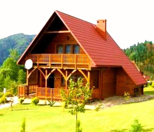 Baligrod House | Pstrokata chata