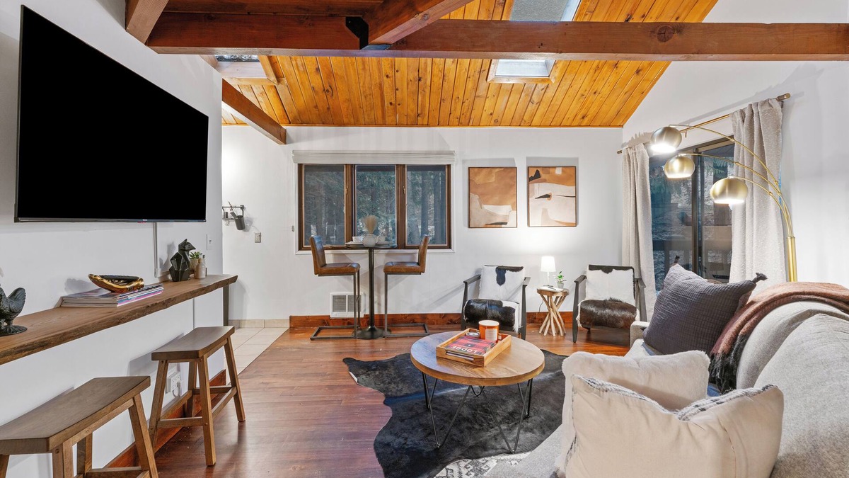 Whitefish House | Ptarmigan Village Amenities + Amenities & Minutes to Whitefish Mountain Resort!