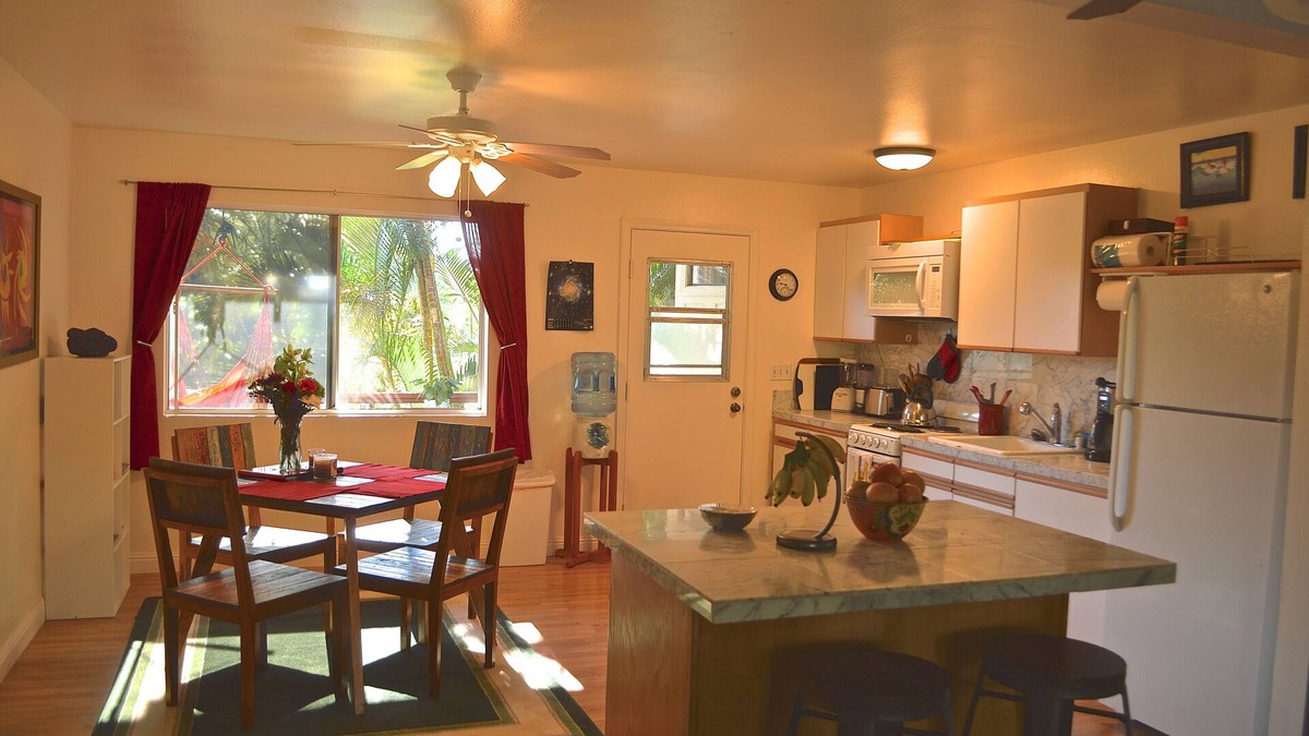 Kamuela Apartment | PUAKO BEACH: an eclectic, TRANQUIL and HISTORIC oceanfront community.