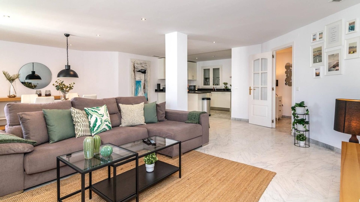Puerto Banus Apartment | Puerto Banús Finest 2-BDRM apt- 50 metres to Beach