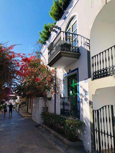 Lomo Quiebre Apartment | Puerto de Mogan - Little Venecia Harbour Apt 324 with 40sqm rooftop terrace, Scandinavian interior - Gran Canaria