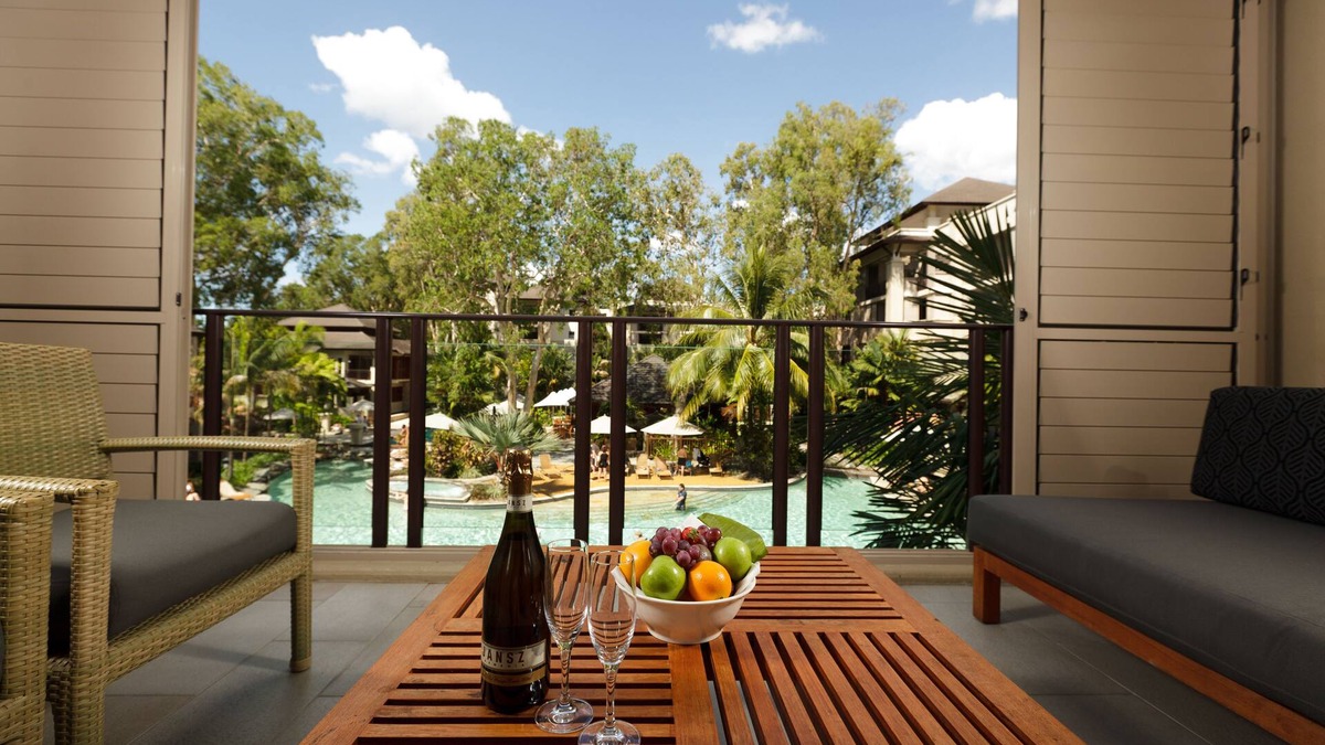 Palm Cove Hotel | Pullman Palm Cove Sea Temple Resort and Spa