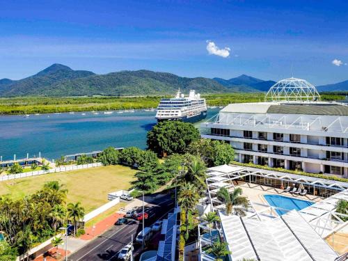 Cairns Central Business District Hotel | Pullman Reef Hotel Casino