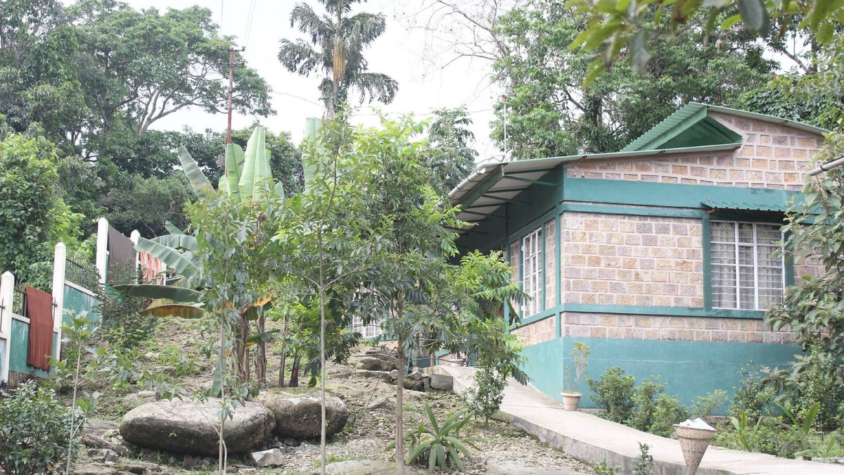 Mawlynnong House | Pumpkin StreamSide Guest House