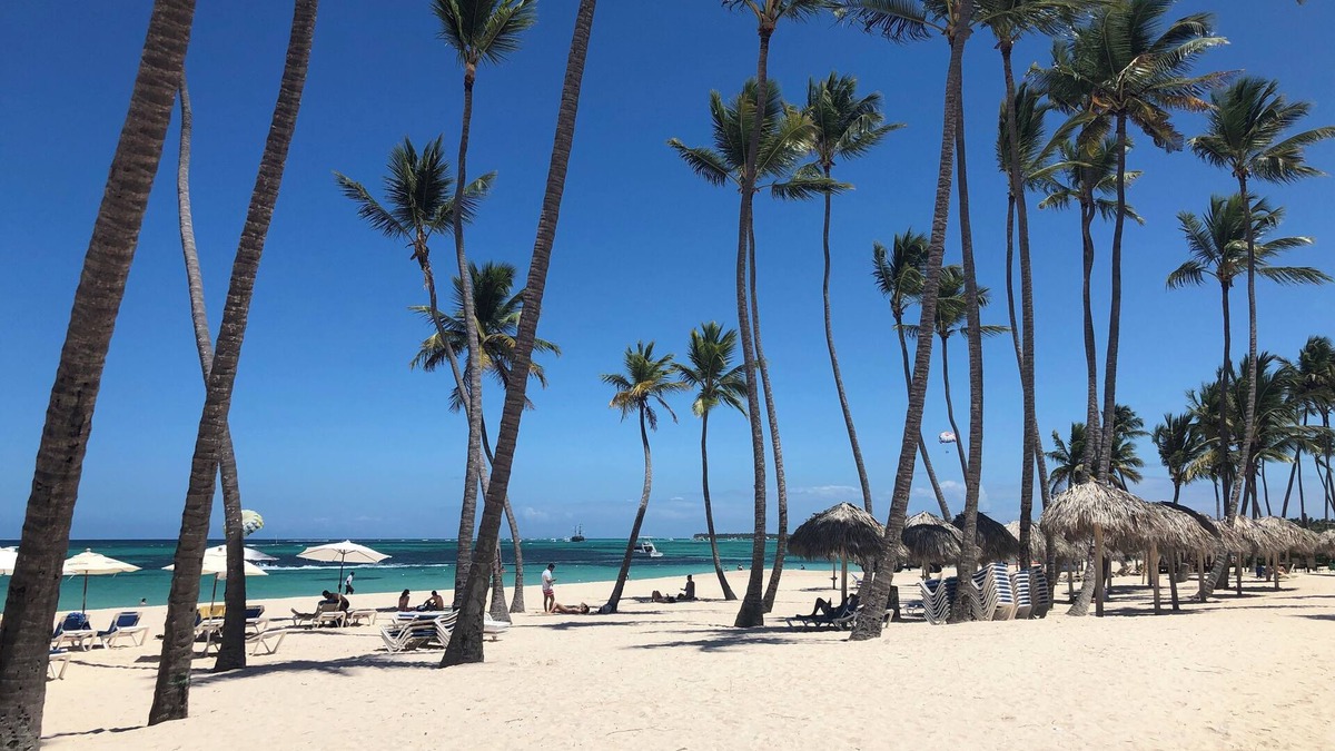 Bavaro Hotel | PUNTA CANA Paradise Studios BEACH POOL