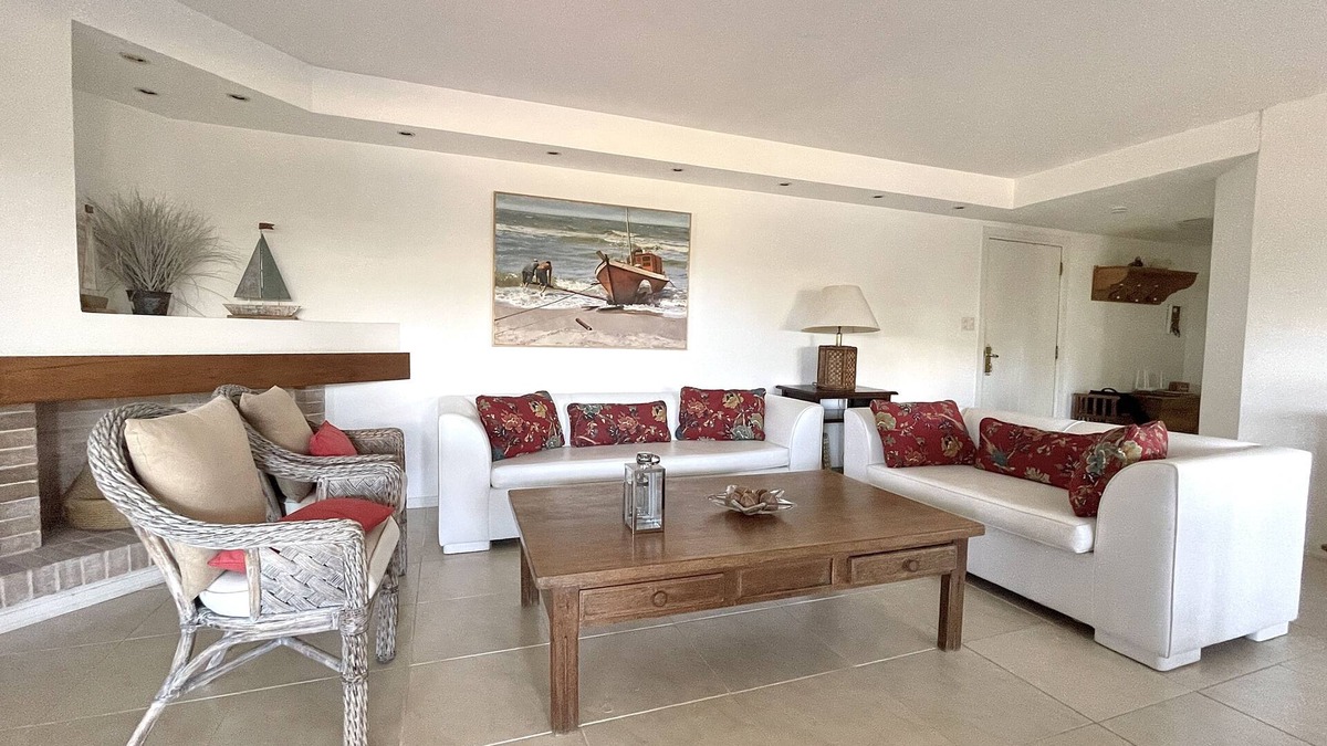 El Placer Apartment | Punta del Este Spacious apartment in front of the beach with housekeeping