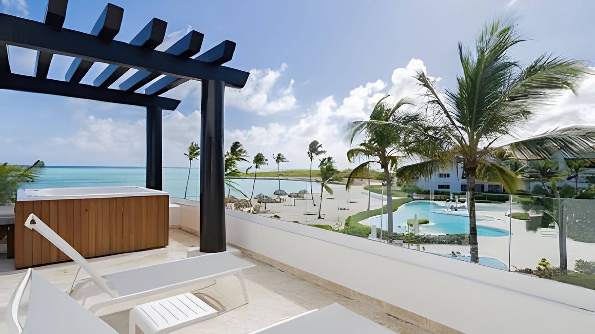 Cap Cana Marina Apartment | Punta Palmera Beach Front and pool views Cap Cana