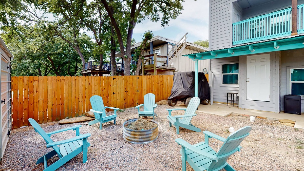 Gordonville House | Pura Vida Texoma | House in Gordonville with lake views