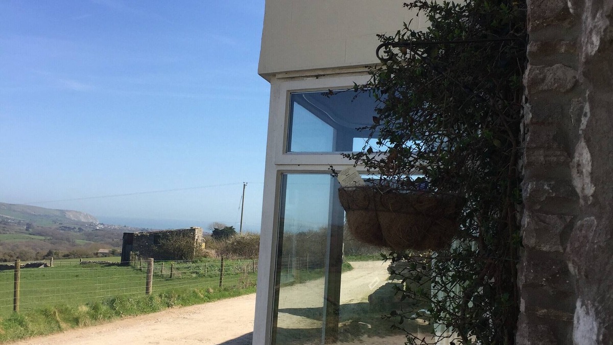 Langton Matravers House | Purbeck cottage near Swanage & Studland - views of Corfe and I of Wight