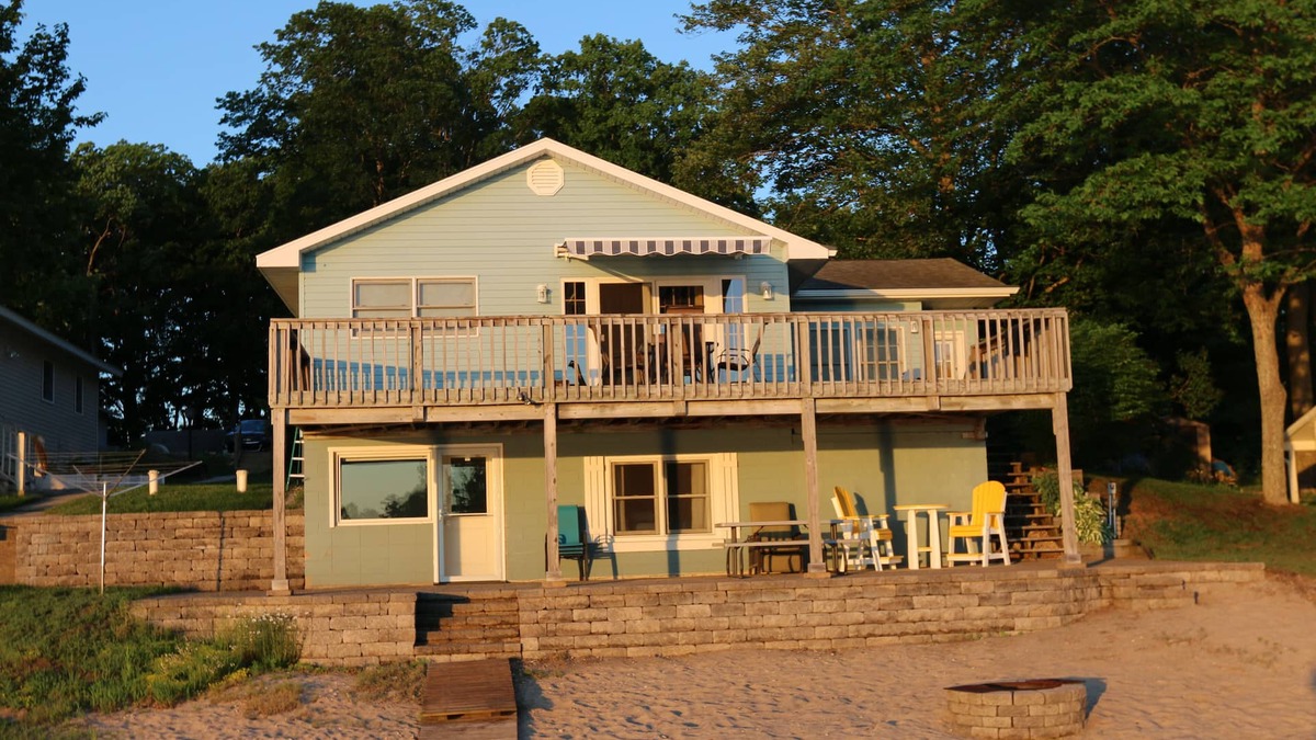 Traverse City House | PURE Paradise - Silver Lake