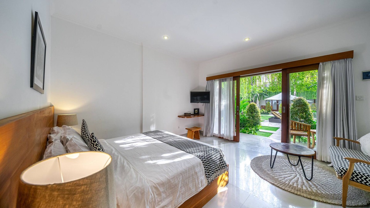 Batubelig Hotel | Puri Uma Ratu - Deluxe Room 03