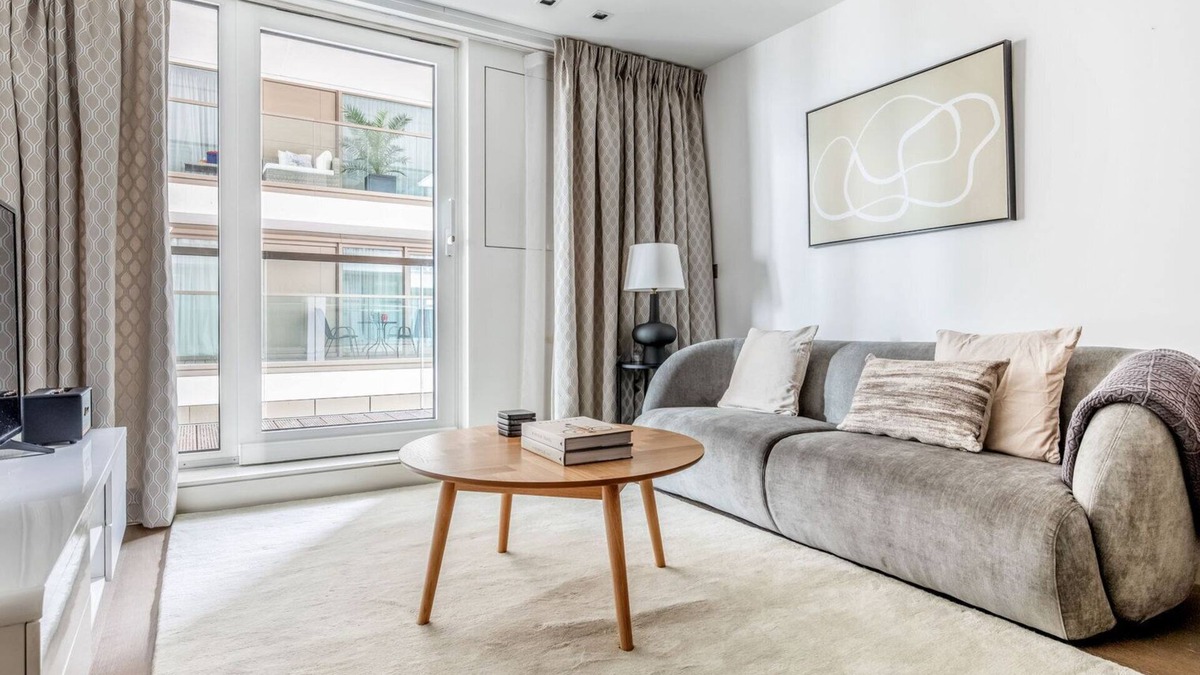 West Kensington Apartment | Purpose built Kensington 1BR w/Balcony, nr shops & bars, by Blueground